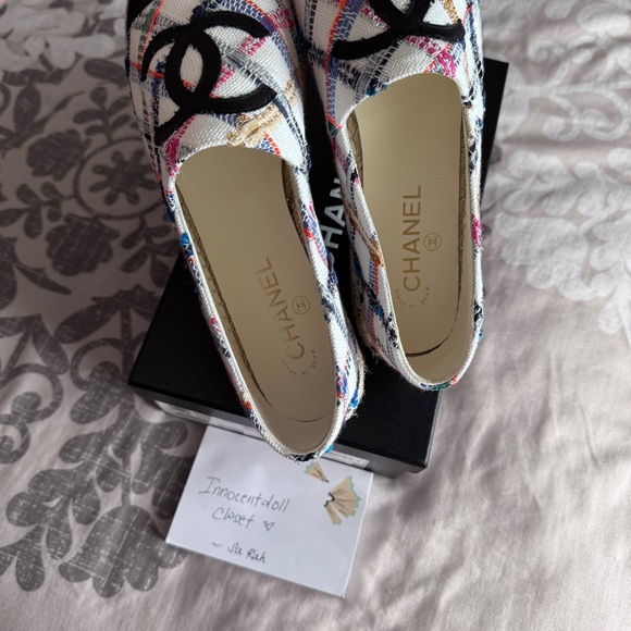 CHANEL Black Espadrilles Classic Elegance - Picture 9 of 11